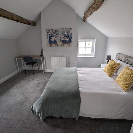 31 High Street - Modern & Stylish 2-Bed Apartment - Inc Parking Husbands Bosworth Екстериор снимка