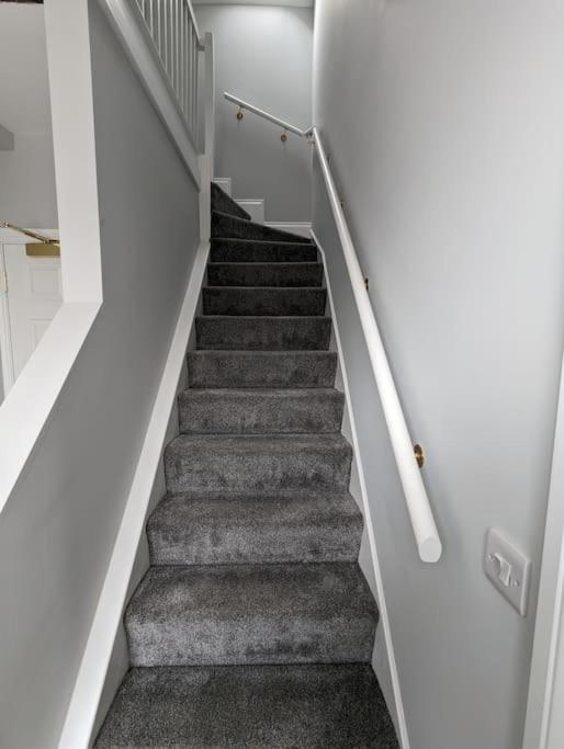 31 High Street - Modern & Stylish 2-Bed Apartment - Inc Parking Husbands Bosworth Екстериор снимка