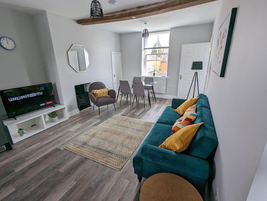 31 High Street - Modern & Stylish 2-Bed Apartment - Inc Parking Husbands Bosworth Екстериор снимка